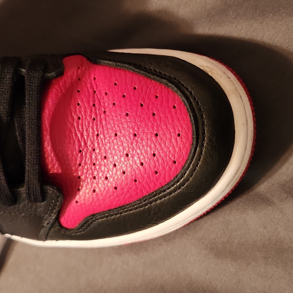 Nike - Picture 3 of 13
